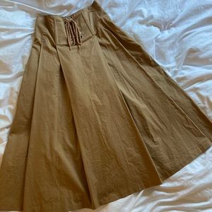 Lovely Pleated Tan Skirt (with deep pockets!)